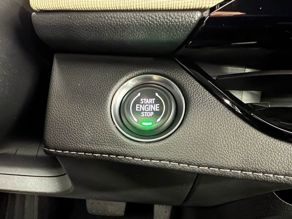 Used 2025 Buick Enclave Preferred w/ Power Package image 24