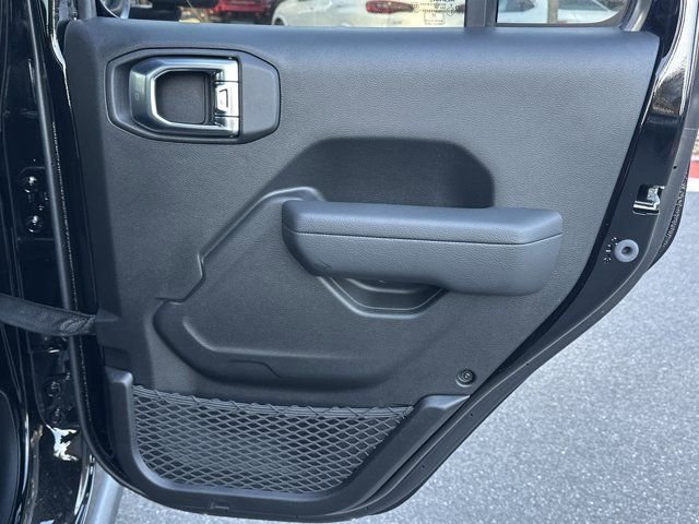 New 2026 Jeep Gladiator Rubicon w/ Technology Group image 16