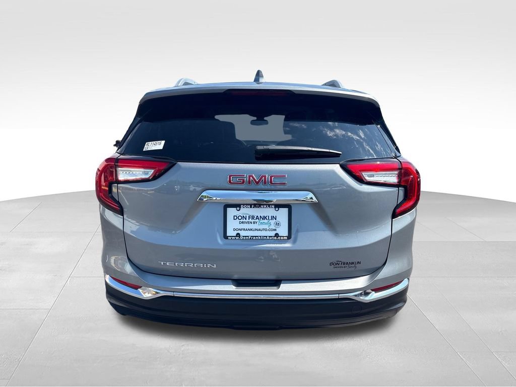 Used 2024 GMC Terrain SLT FWD image 4