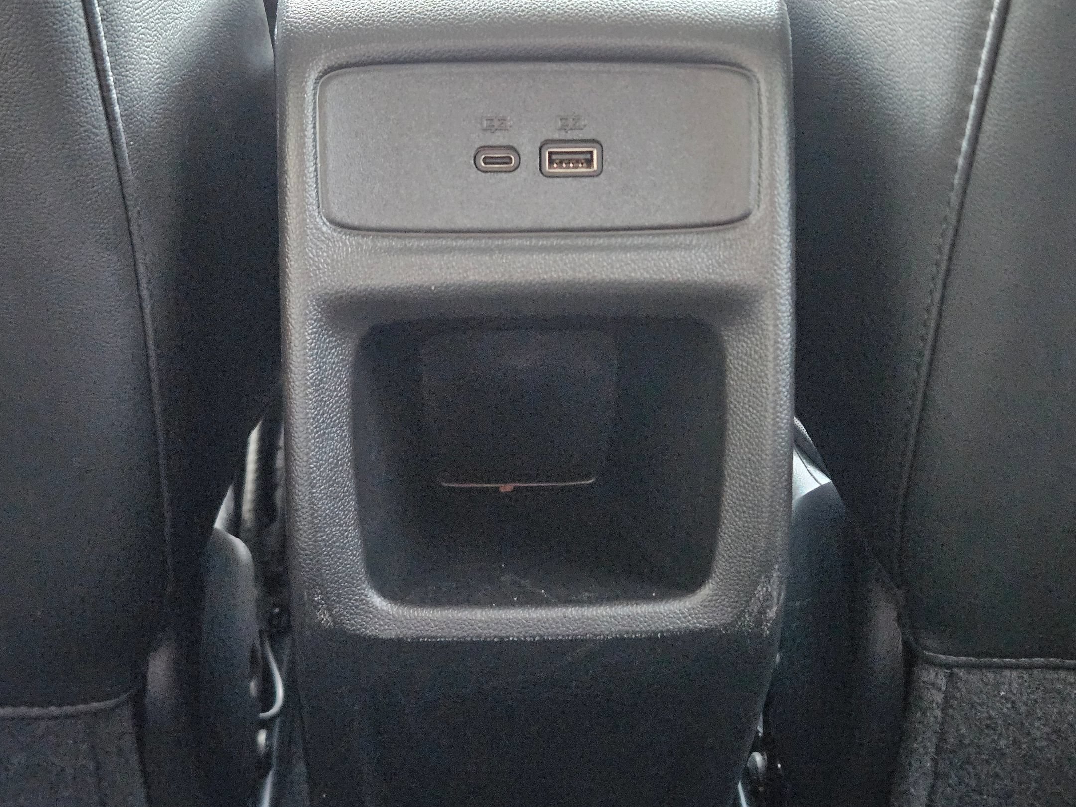 Used 2025 Chevrolet Trax LT FWD image 27