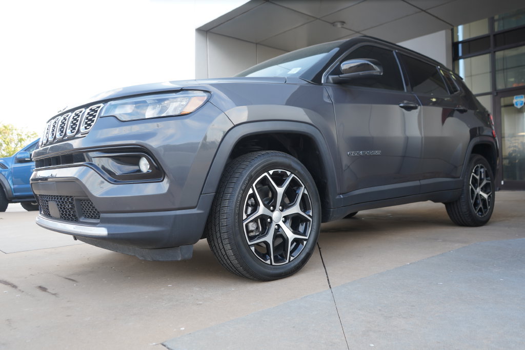 Used 2024 Jeep Compass Limited AWD/4WD image 5
