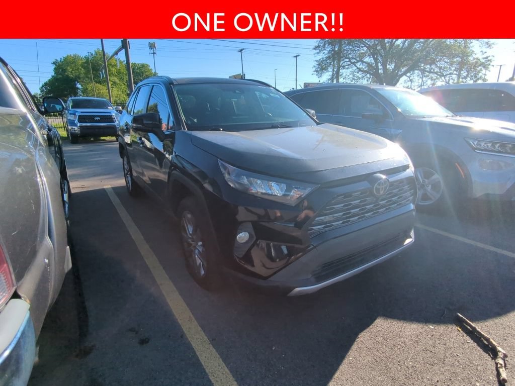 Used 2019 Toyota RAV4 Limited w/ Advanced Technology Package AWD/4WD image 3