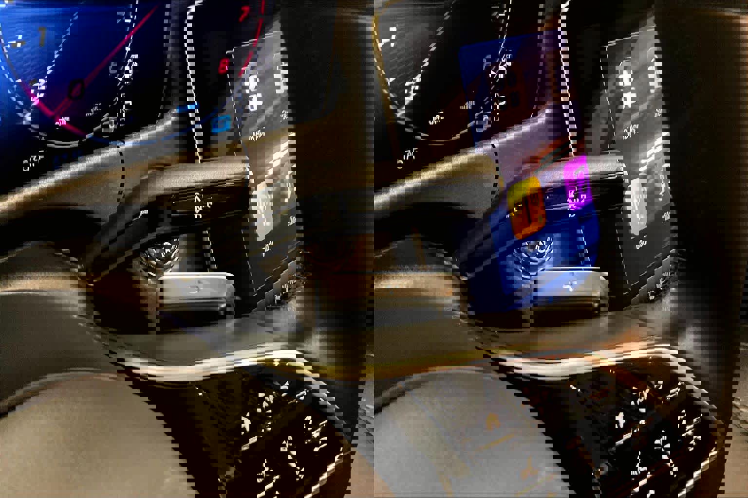 Used 2024 Mercedes-Benz E 350 4MATIC Sedan image 15