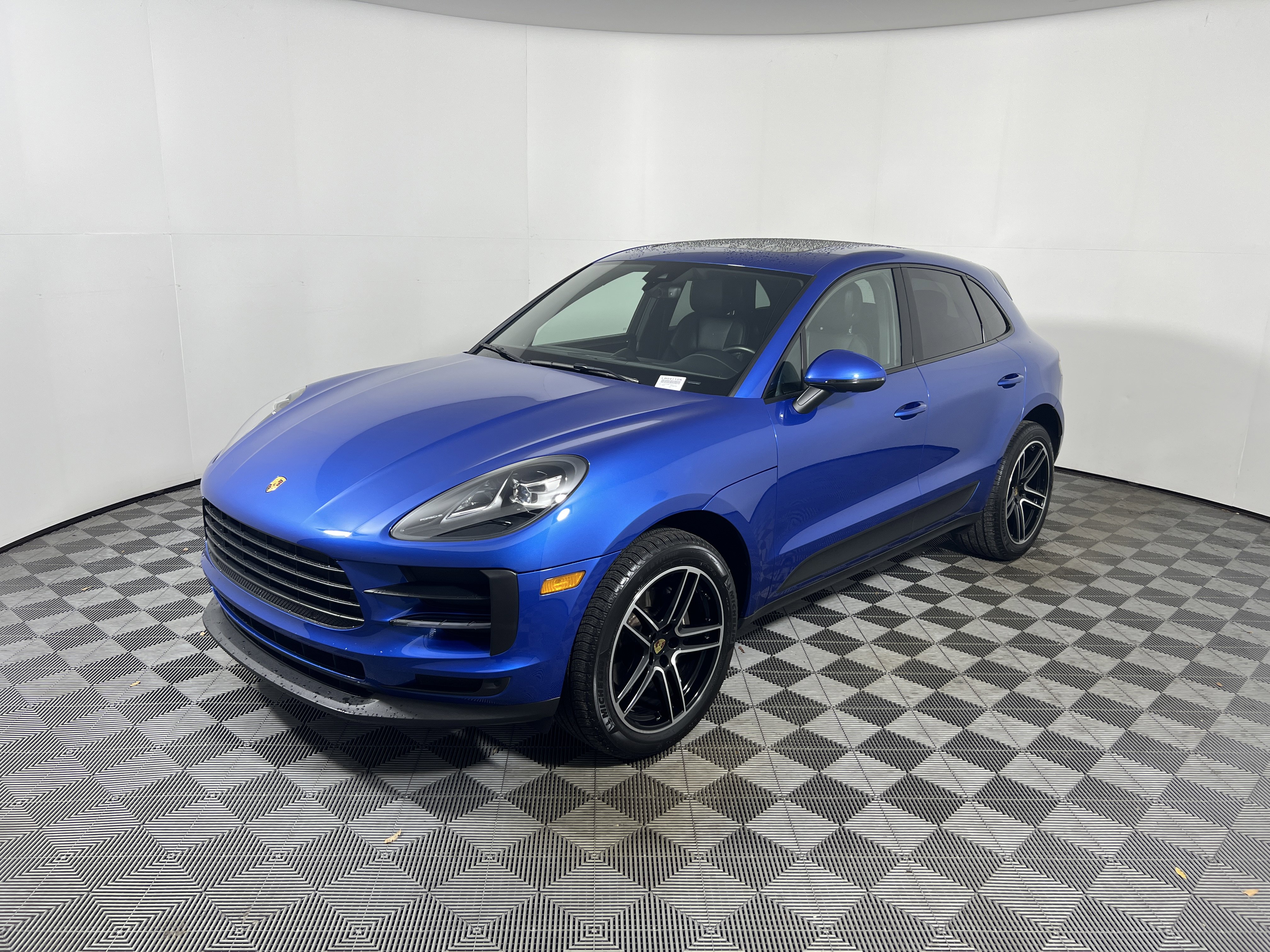 Certified 2019 Porsche Macan AWD/4WD image 11