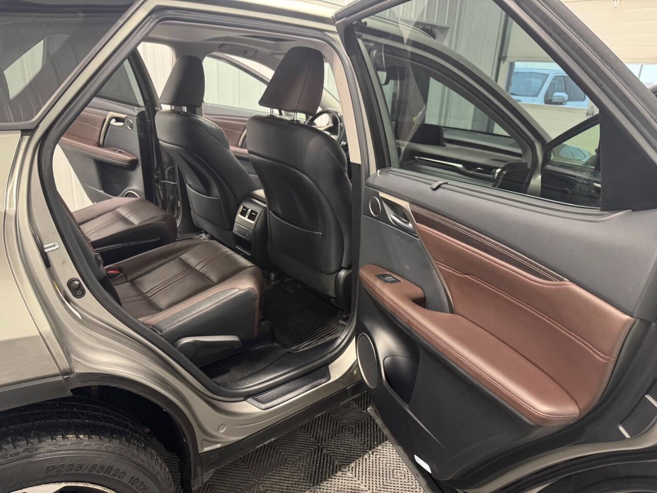 Used 2018 Lexus RX 450hL Luxury w/ Accessory Package image 25