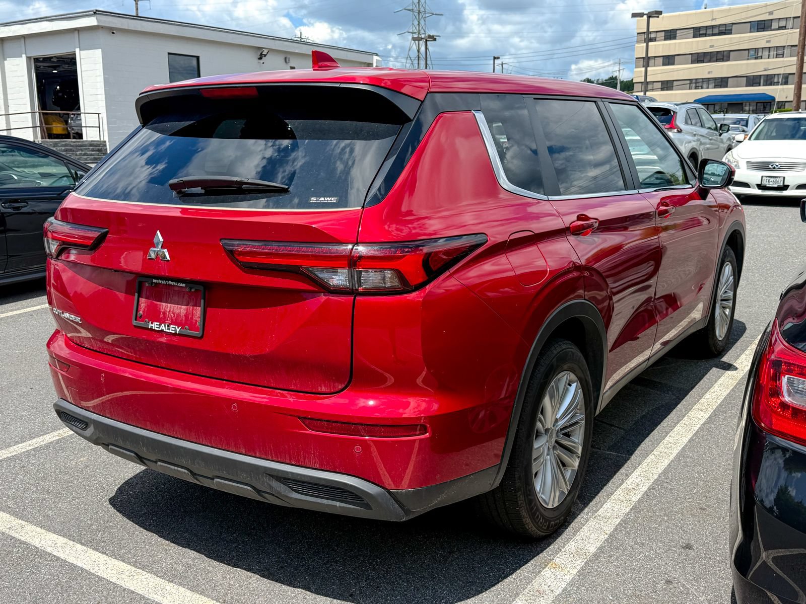 Used 2024 Mitsubishi Outlander ES AWD/4WD image 6
