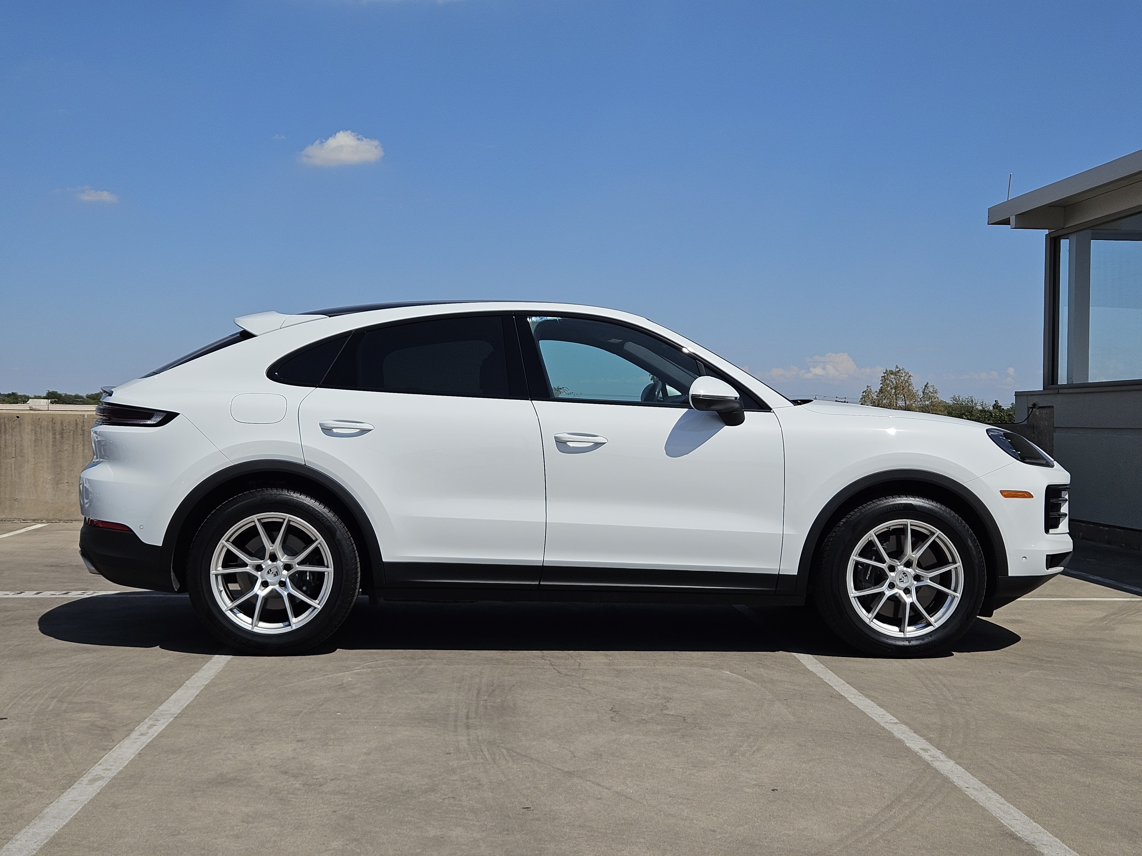 Certified 2026 Porsche Cayenne Coupe AWD/4WD image 9
