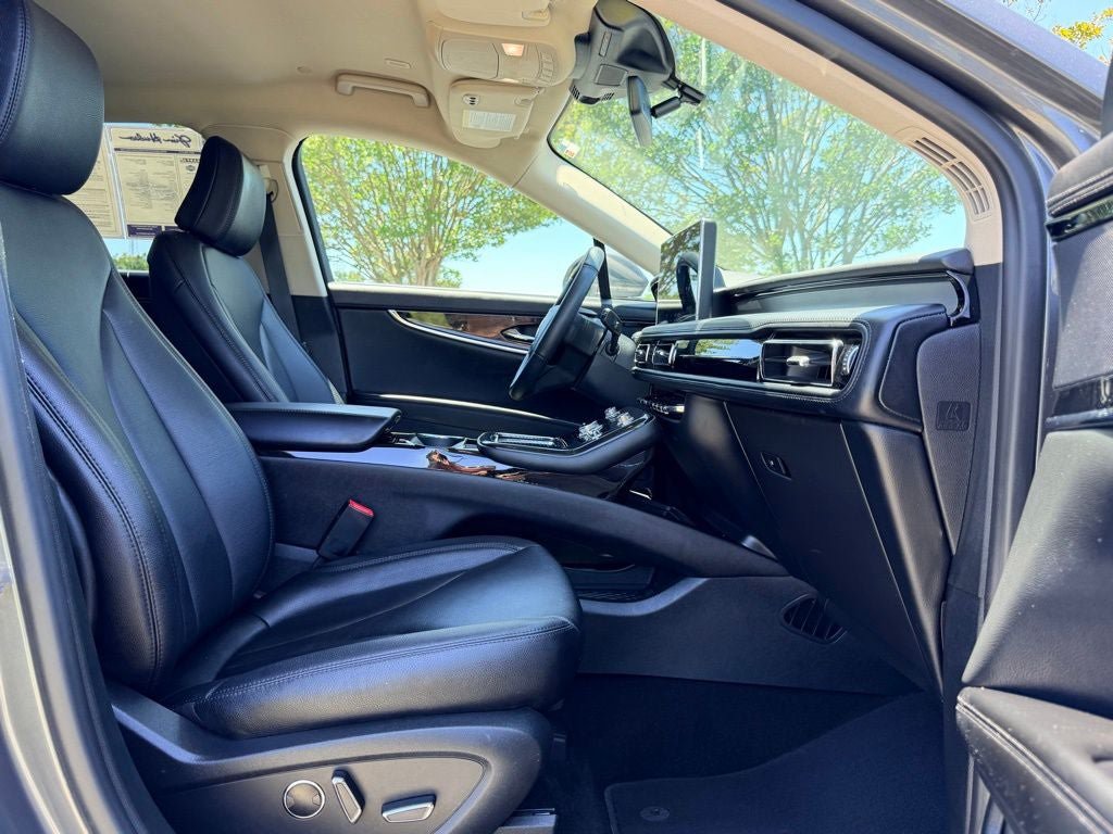 Used 2023 Lincoln Nautilus AWD w/ Premium Package image 13
