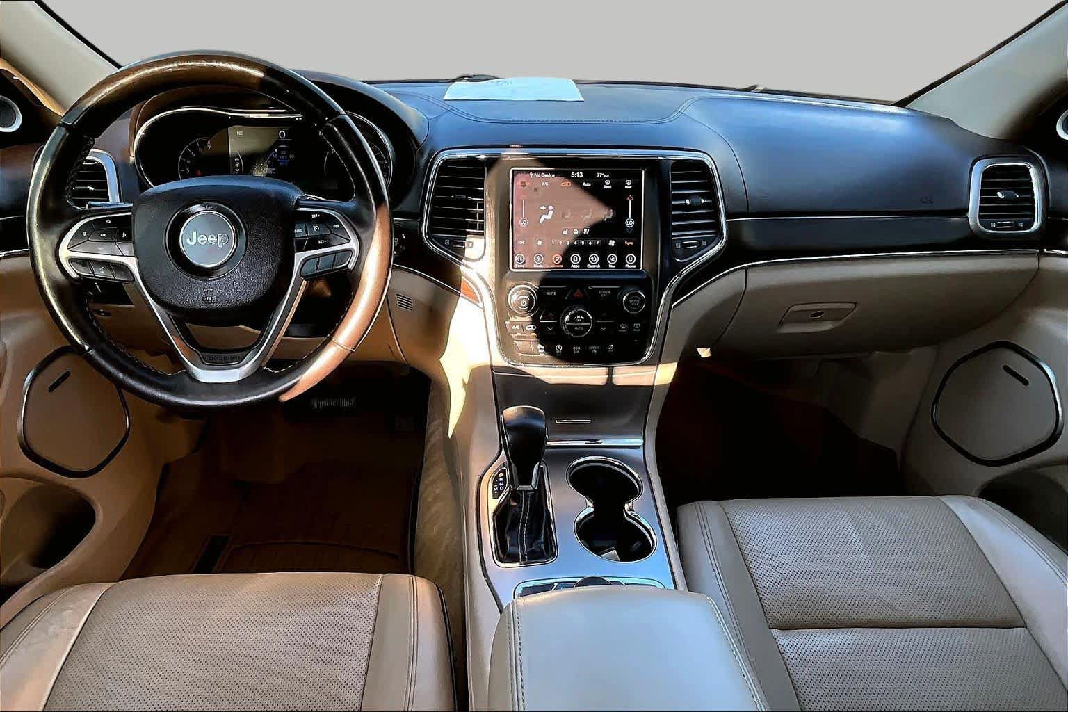 Used 2018 Jeep Grand Cherokee Overland AWD/4WD image 23