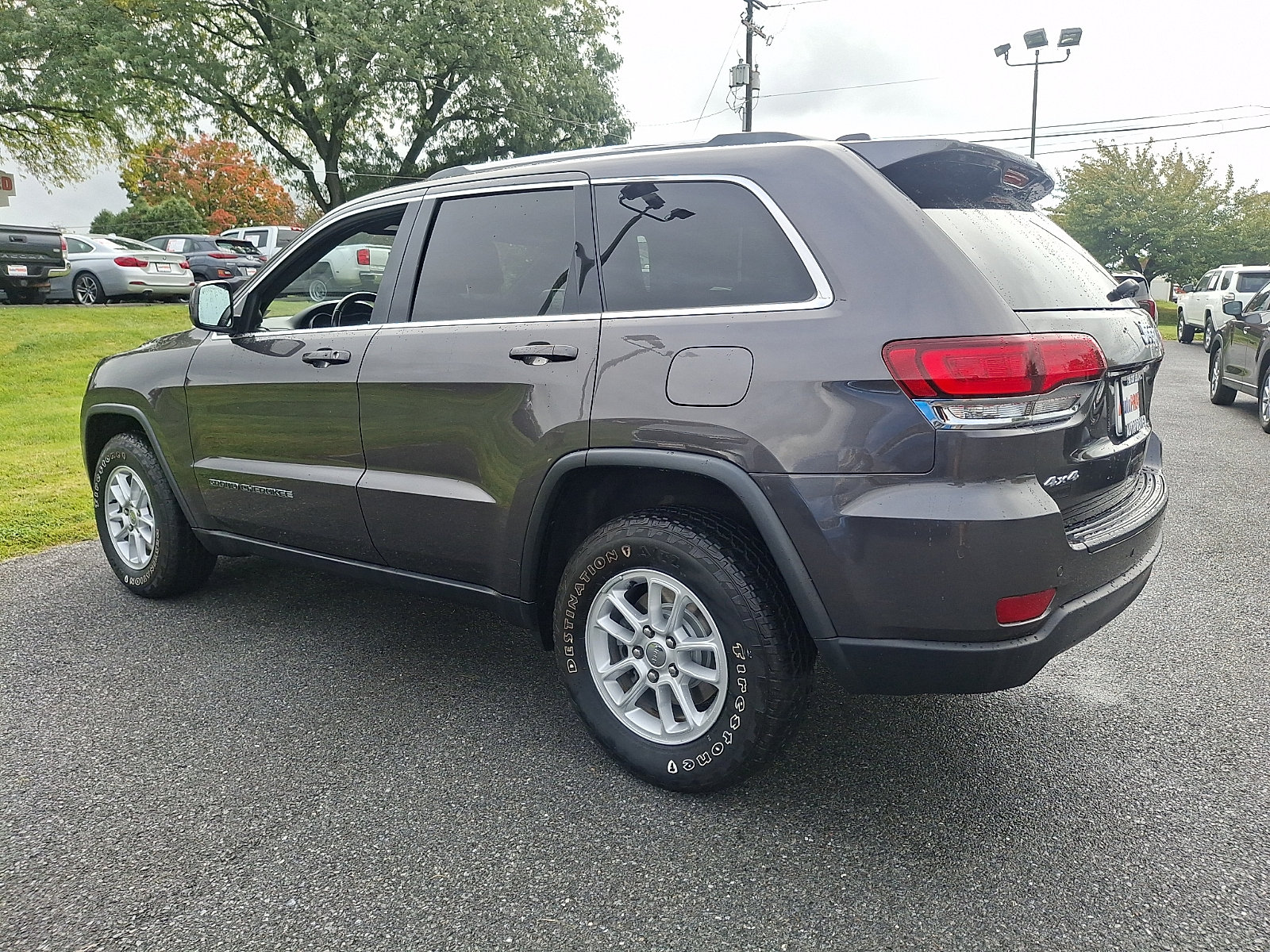 Used 2020 Jeep Grand Cherokee Laredo AWD/4WD image 4