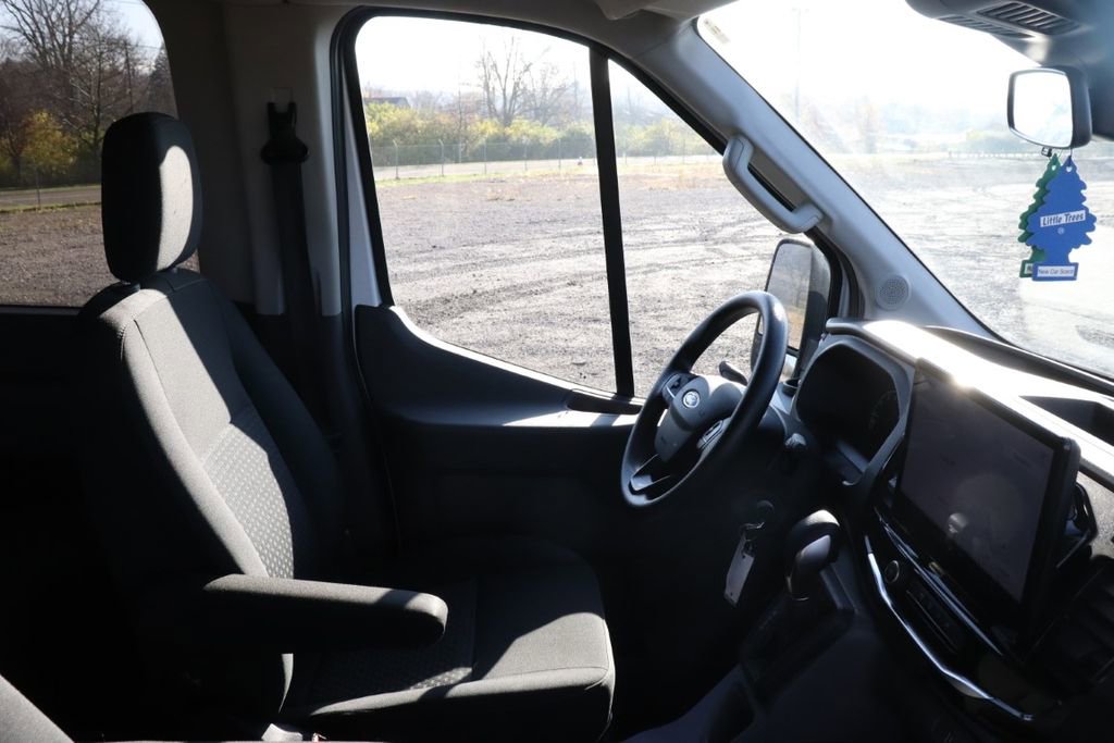 Used 2023 Ford Transit 350 XLT image 7