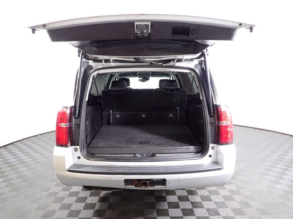 Used 2019 Chevrolet Suburban LT AWD/4WD image 15