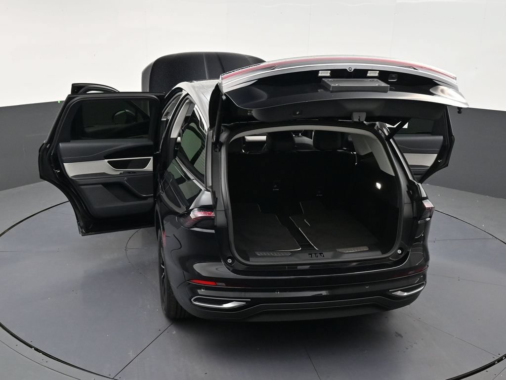 Used 2025 Lincoln Nautilus Premier AWD/4WD image 34