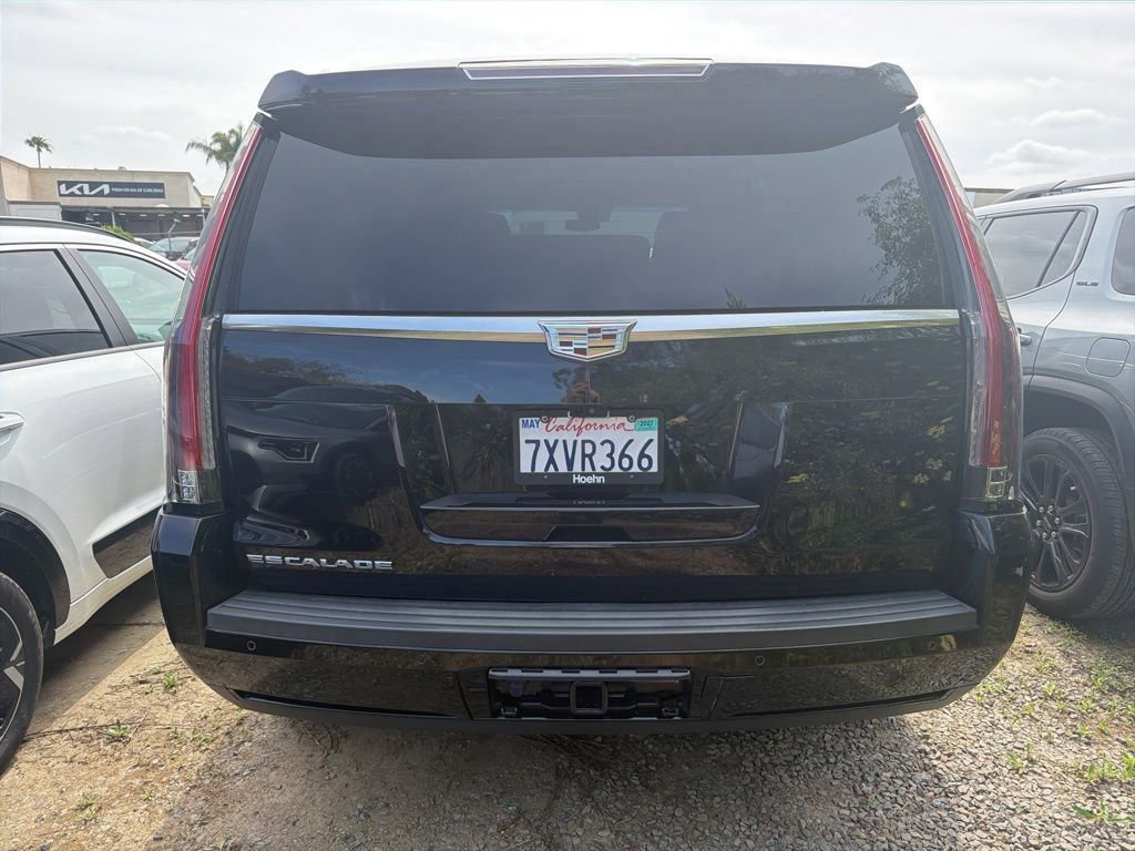 Used 2017 Cadillac Escalade Premium Luxury image 5
