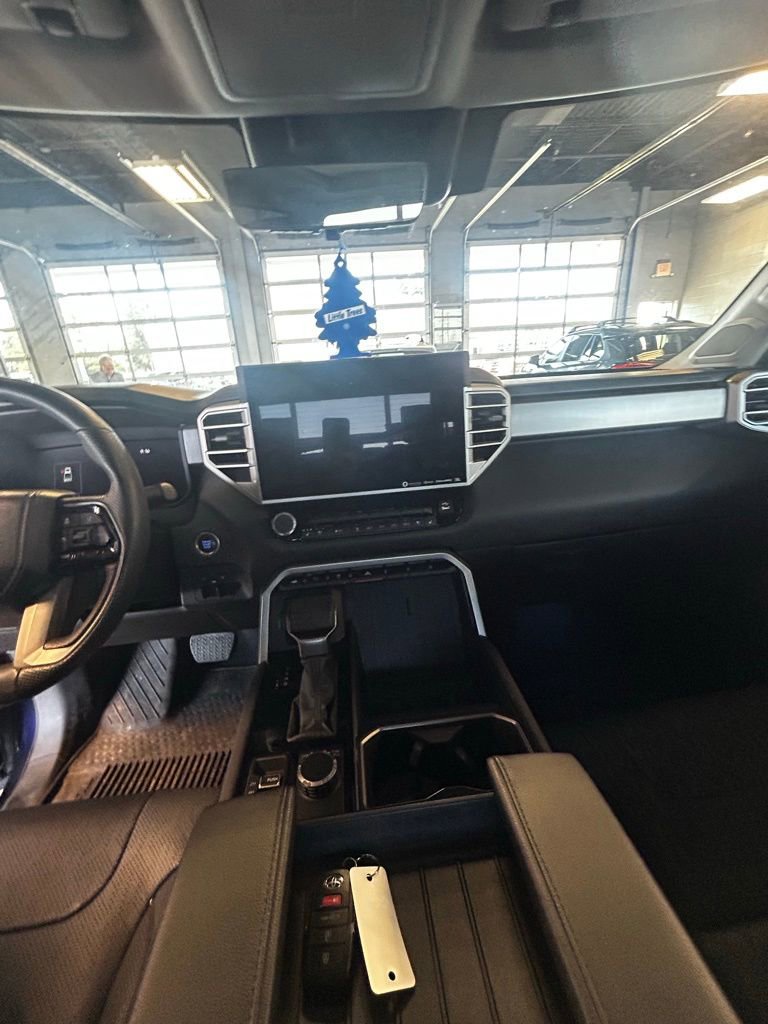 Used 2024 Toyota Tundra Limited AWD/4WD image 10