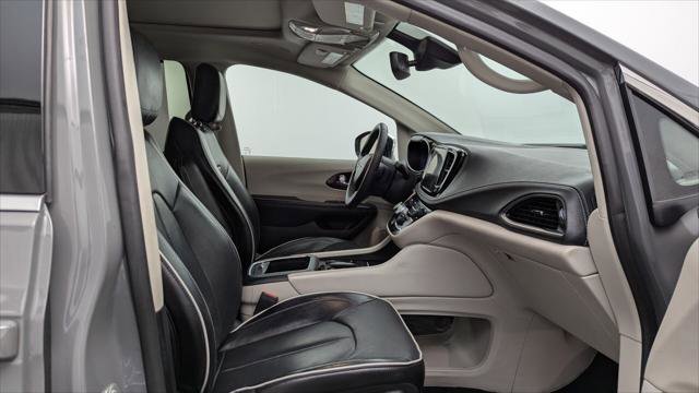 Used 2023 Chrysler Pacifica Limited image 22
