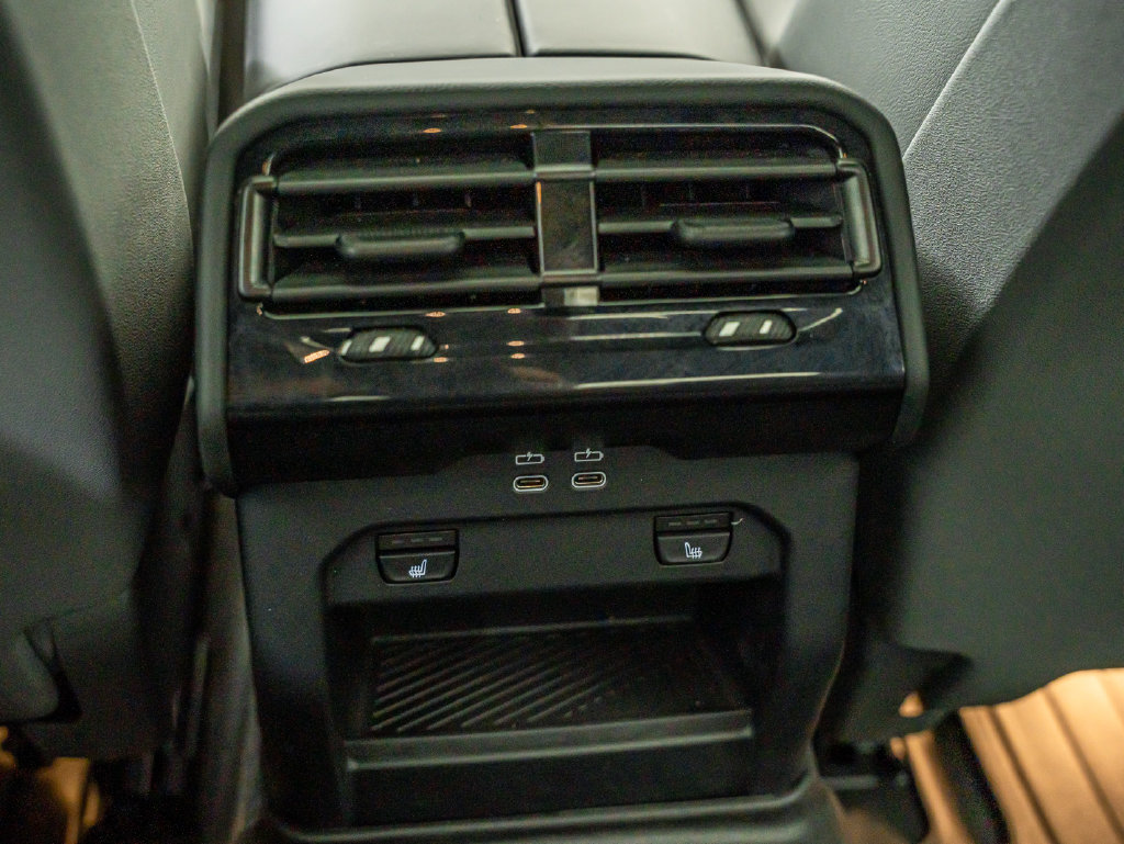 Used 2024 BMW i5 eDrive40i w/ M Sport Package RWD image 40