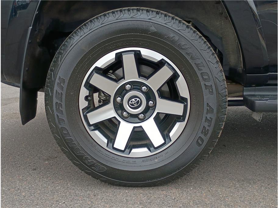 Used 2024 Toyota 4Runner TRD Off-Road image 24