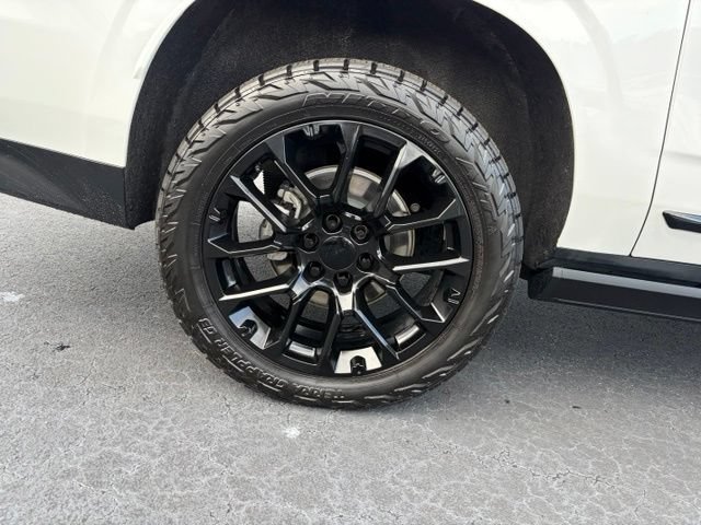 Used 2023 GMC Yukon XL Denali w/ Advanced Technology Package AWD/4WD image 7