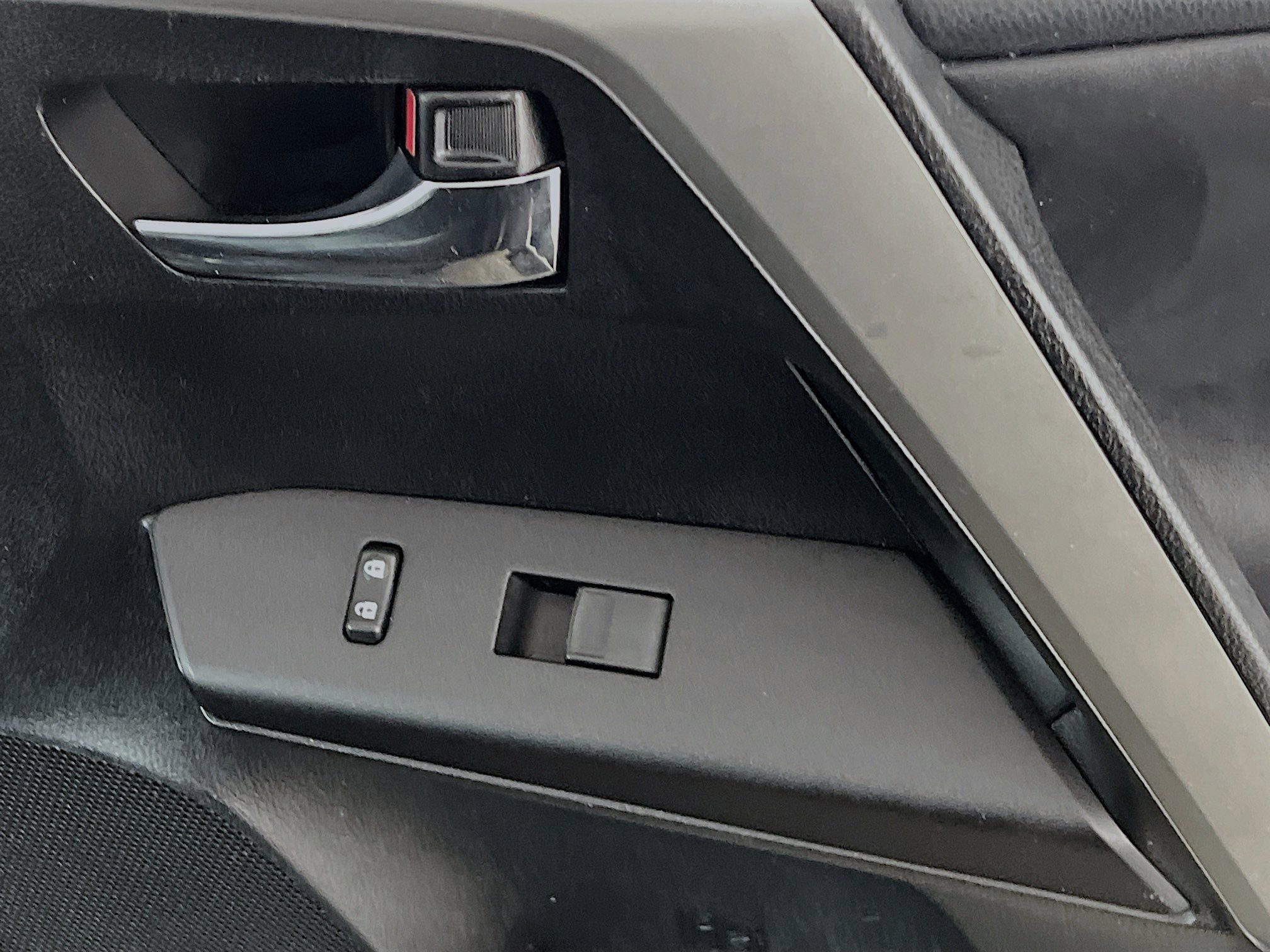 Used 2017 Toyota RAV4 XLE image 31