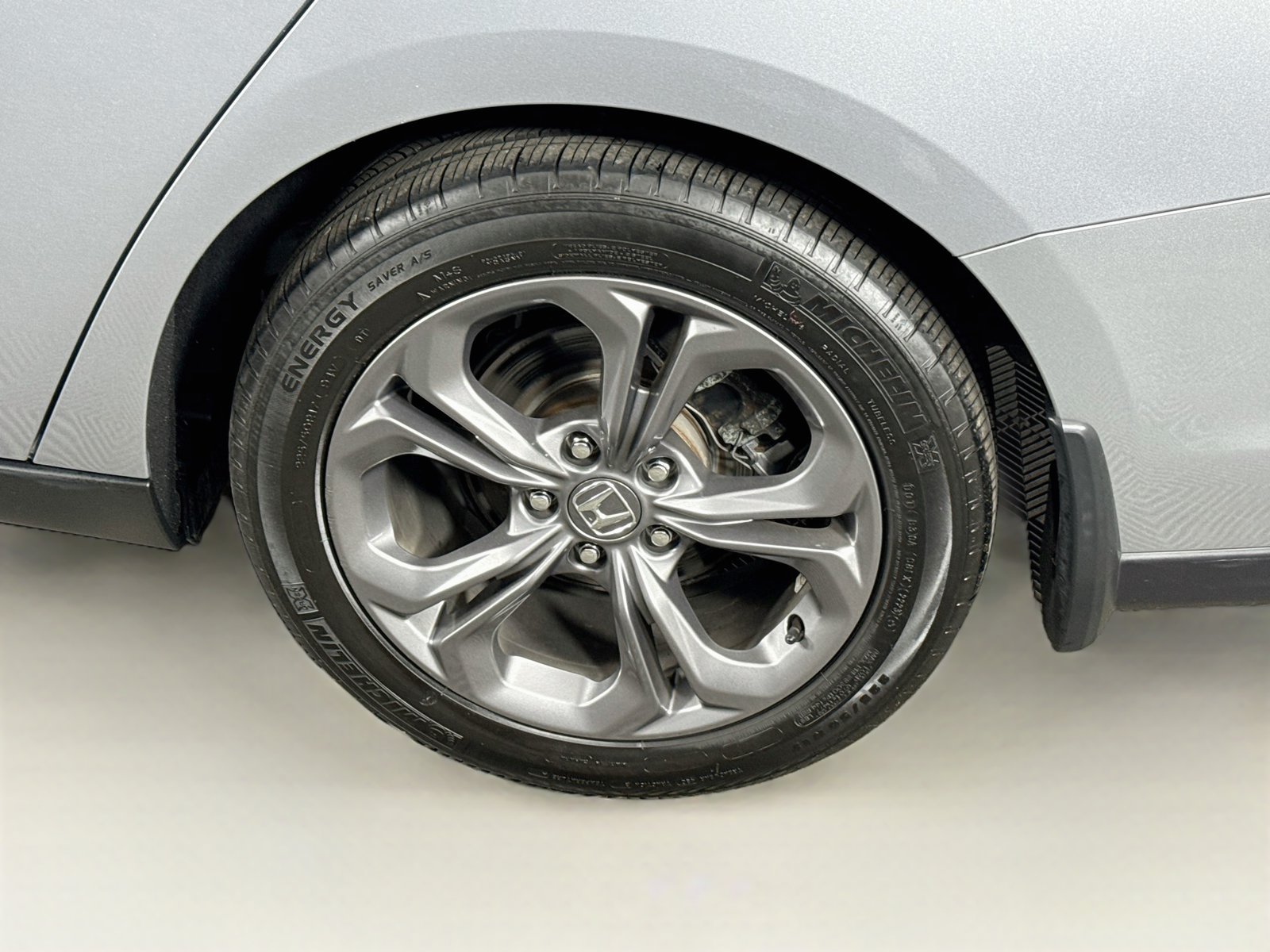 Used 2023 Honda Accord EX image 9