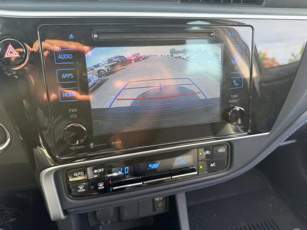 Used 2018 Toyota Corolla SE w/ Carpet Mat Package (TMS) FWD image 10