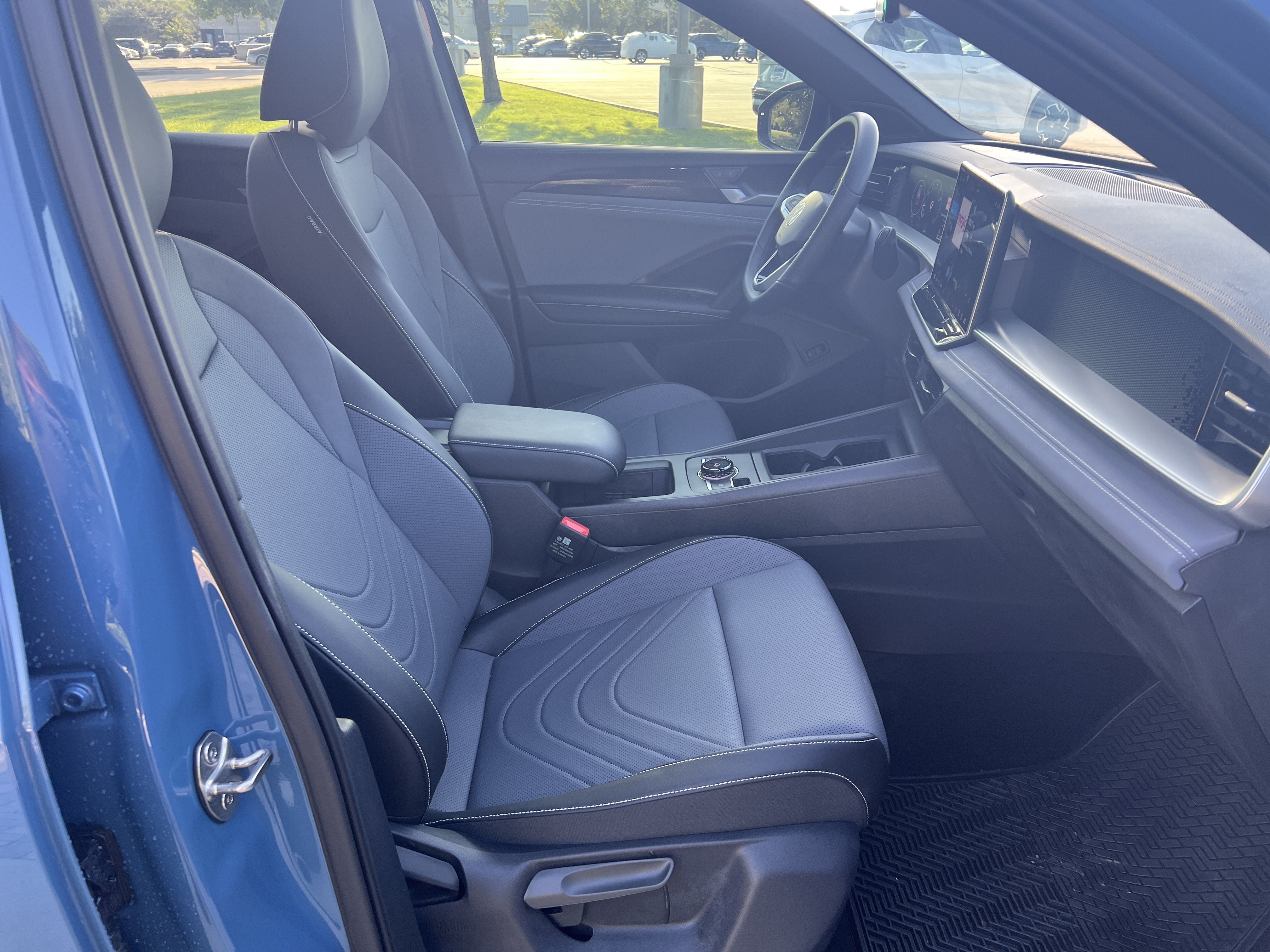 Certified 2026 Volkswagen Tiguan SE R-Line FWD image 27