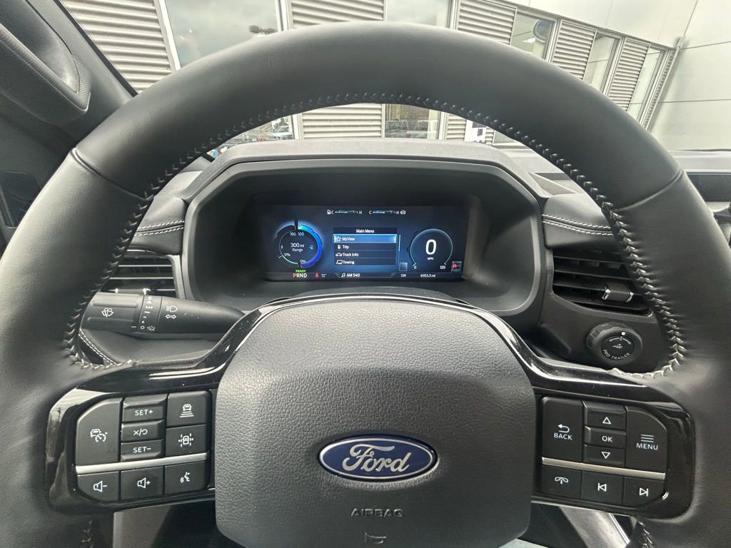 Used 2025 Ford F150 Lightning Platinum AWD/4WD image 16