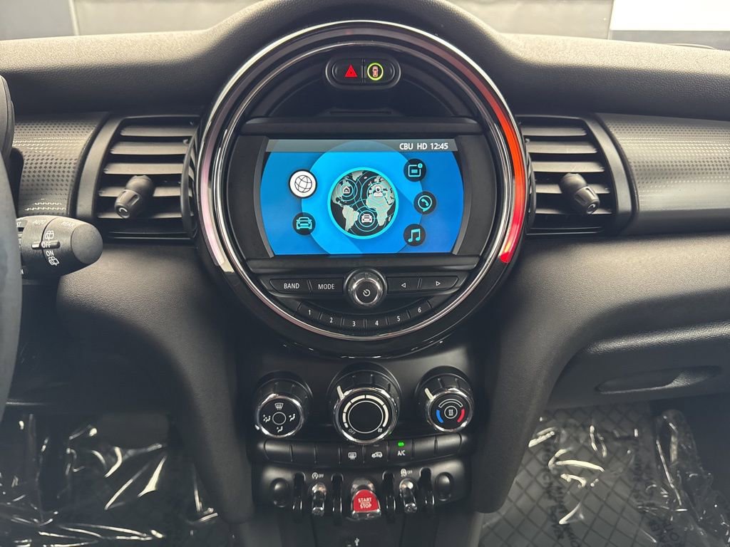 Used 2020 MINI Cooper 4-Door Hardtop FWD image 17