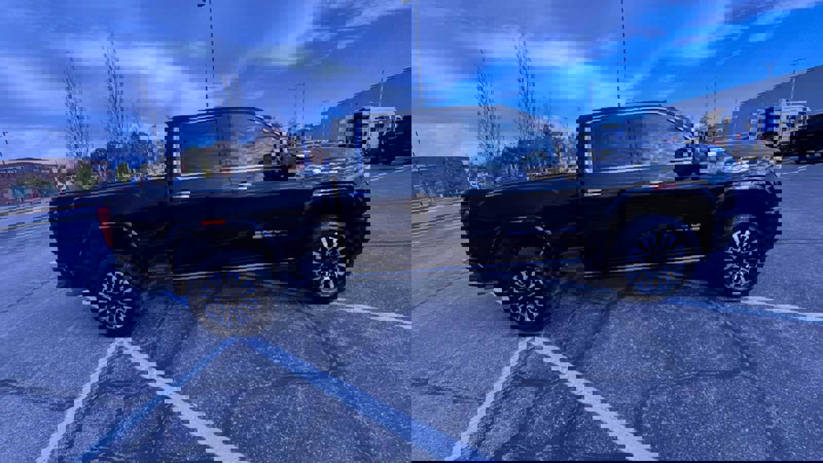 Used 2024 GMC Sierra 3500 Denali Ultimate image 9