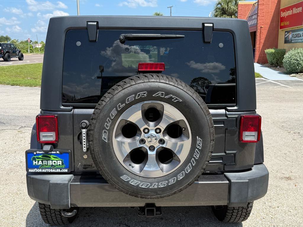 Used 2017 Jeep Wrangler Unlimited Sahara w/ Connectivity Group AWD/4WD image 7