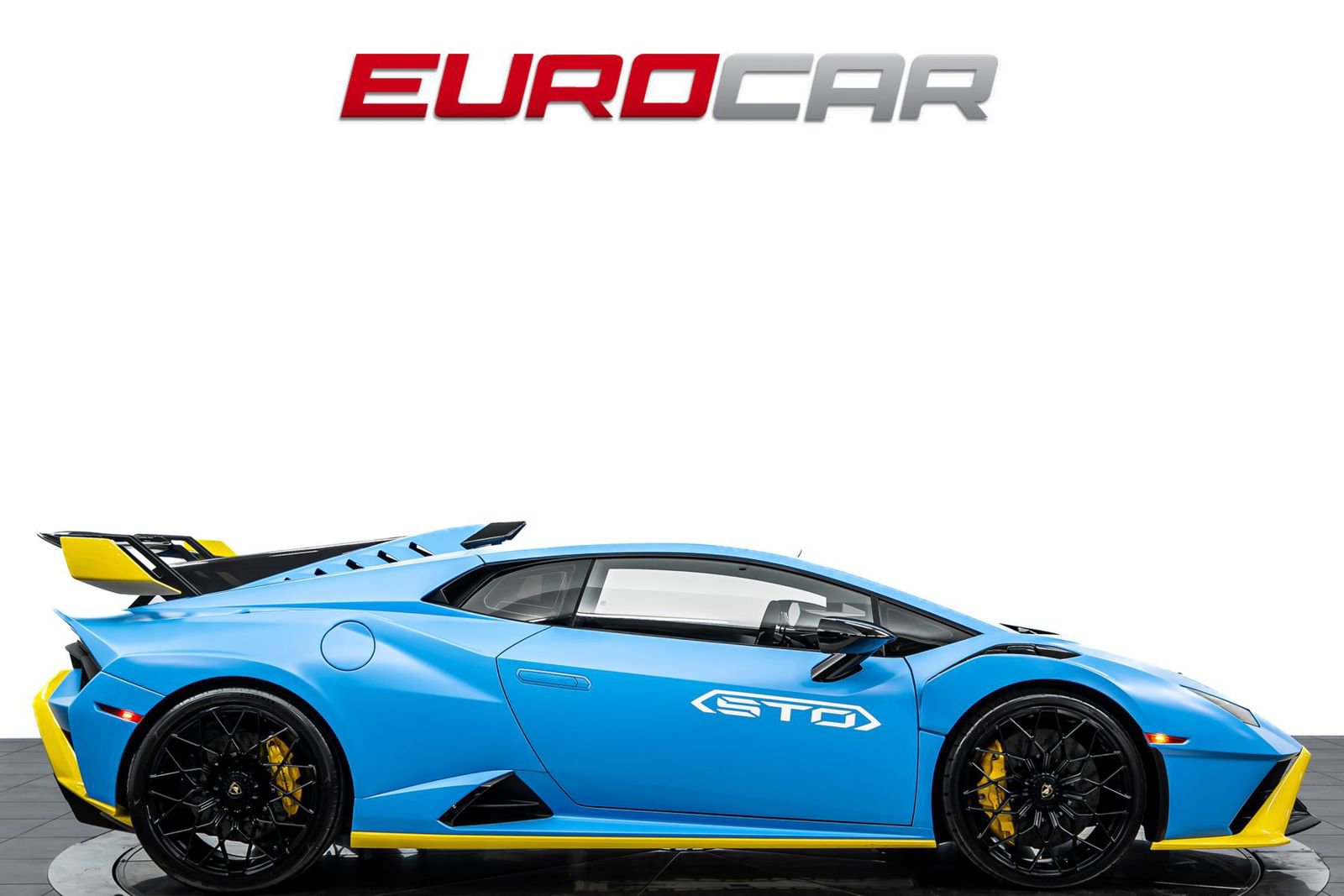 Used 2022 Lamborghini Huracan STO image 6