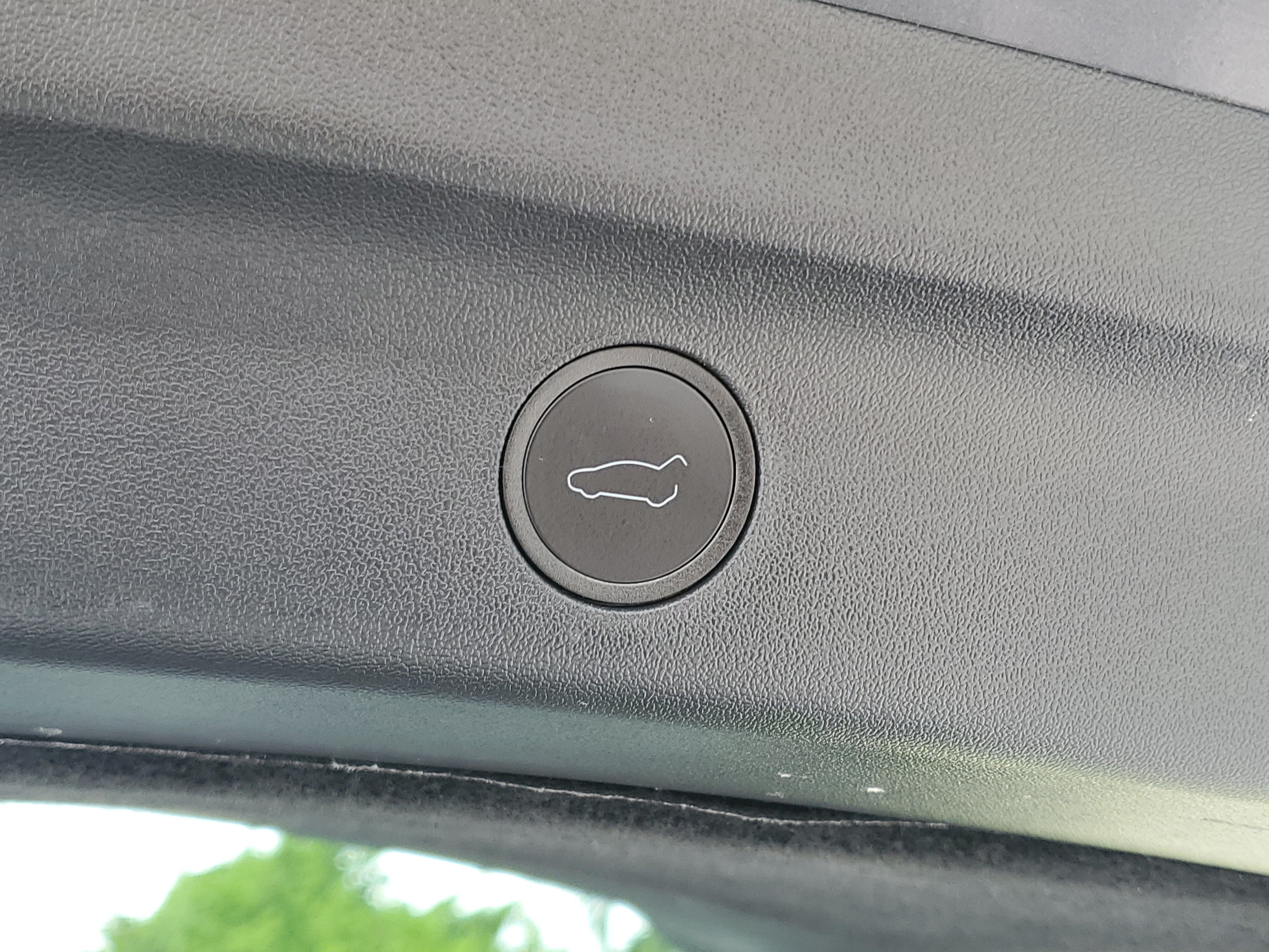 Used 2024 Tesla Model Y Long Range RWD image 10