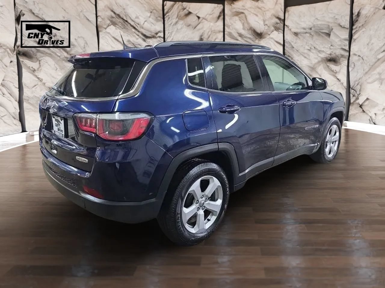 Used 2018 Jeep Compass Latitude w/ Popular Equipment Group AWD/4WD image 5
