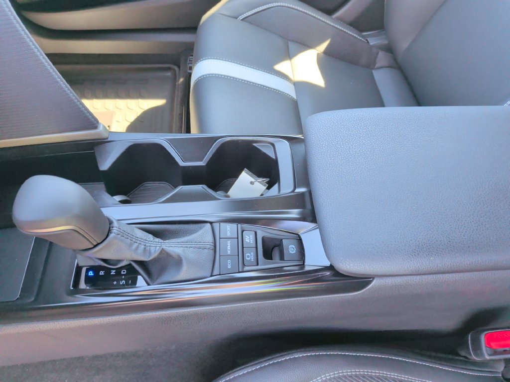 Used 2025 Toyota Camry SE w/ Convenience Package FWD image 20