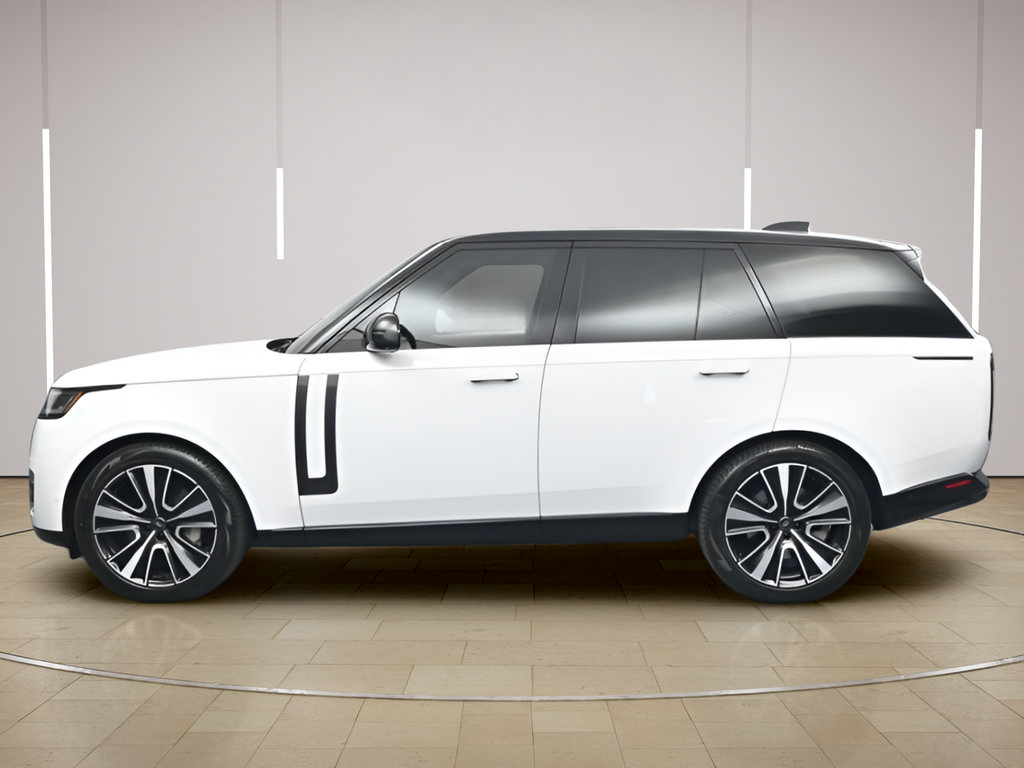 Used 2025 Land Rover Range Rover SE AWD/4WD image 2