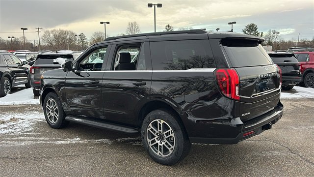 New 2025 Ford Expedition Active image 5