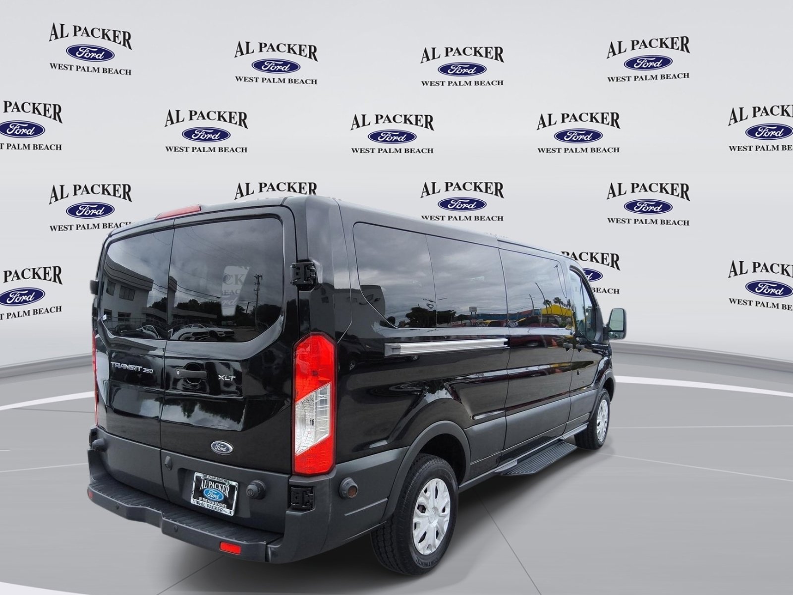 Used 2018 Ford Transit 350 XLT RWD image 5