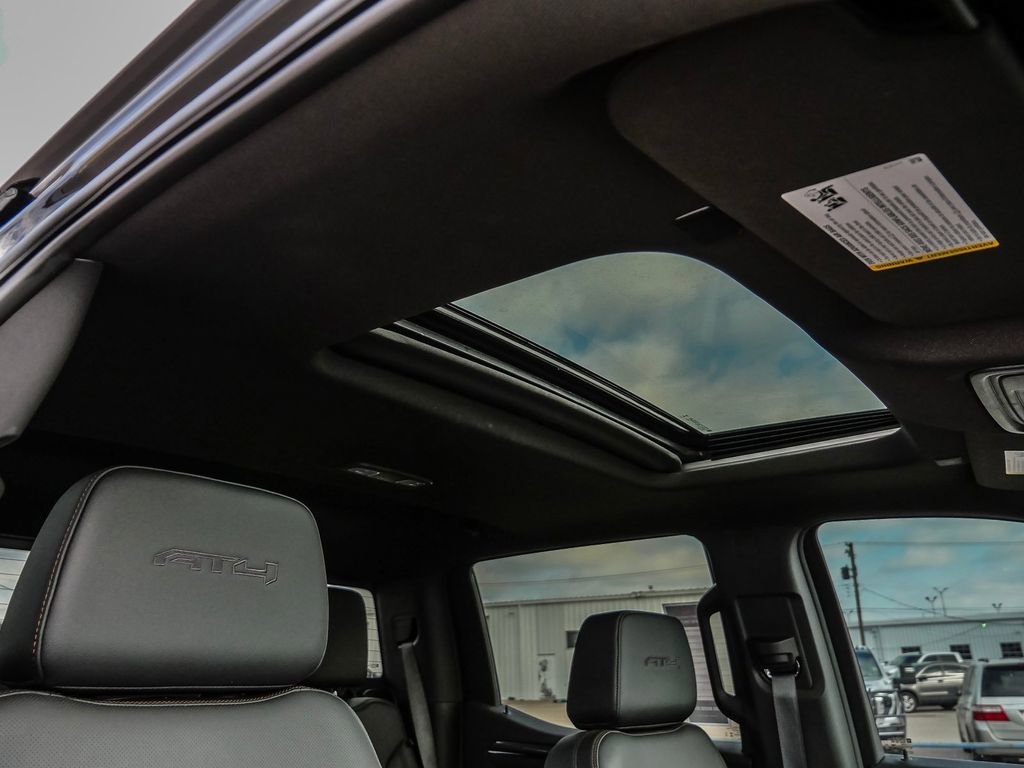 Used 2025 GMC Sierra 1500 AT4 w/ Technology Package image 18