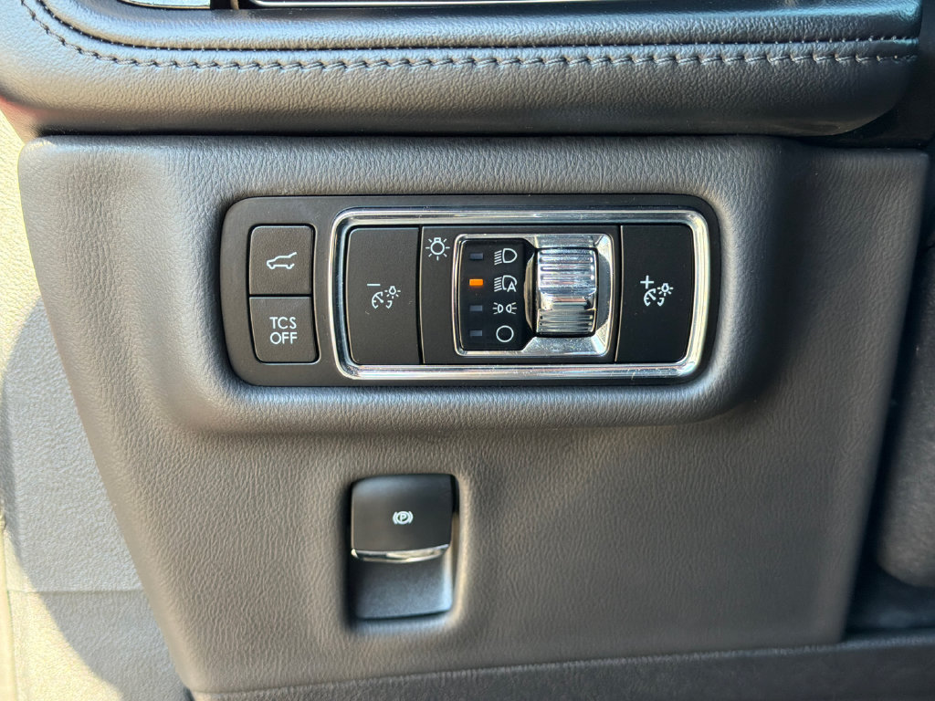 Used 2023 Lincoln Nautilus AWD w/ Premium Package image 30