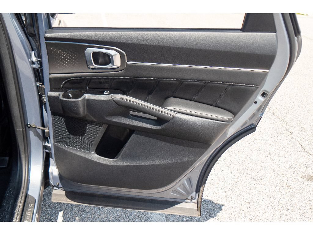Used 2023 Kia Sorento SX AWD/4WD image 23