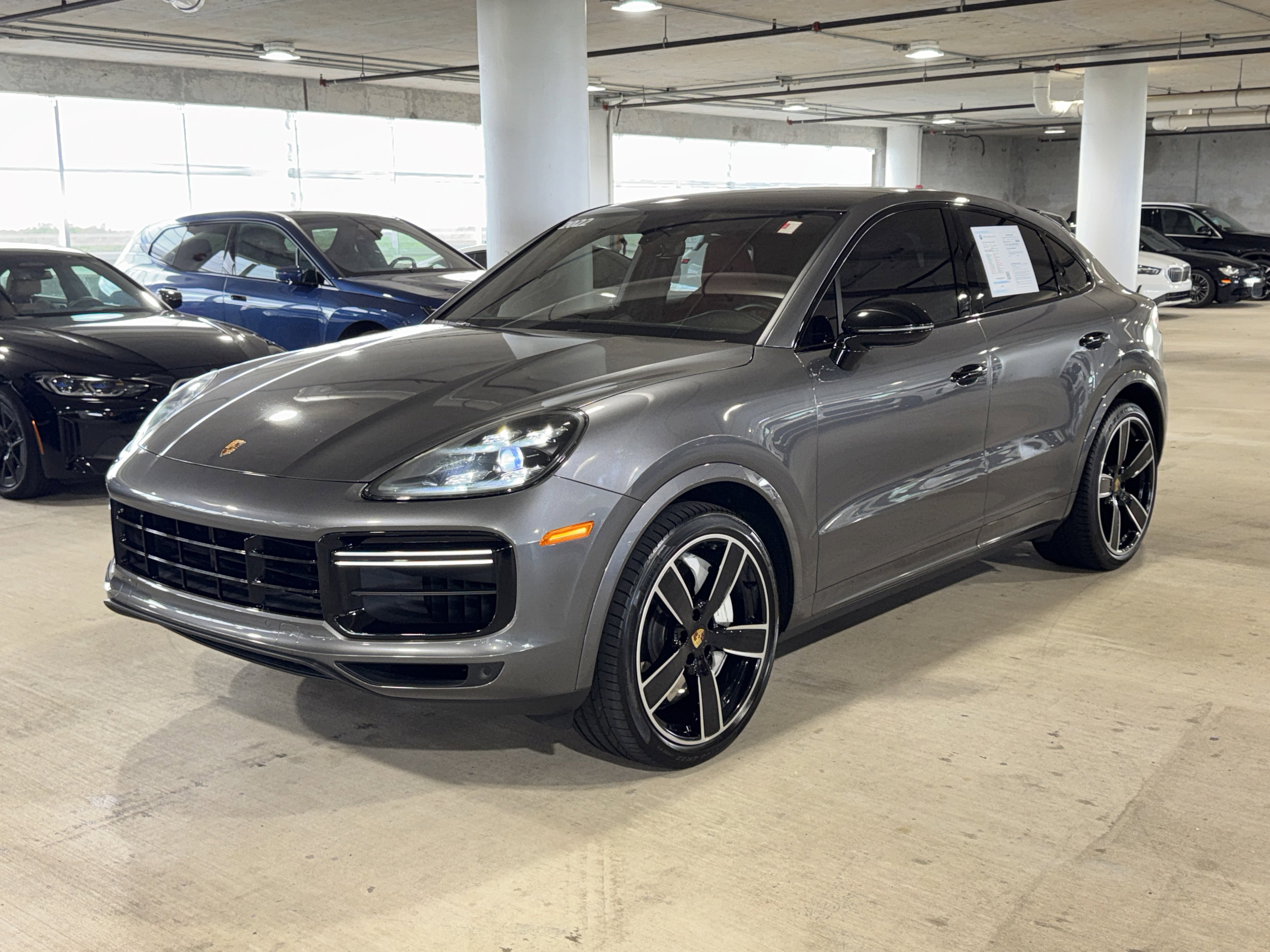 Used 2022 Porsche Cayenne Turbo image 4