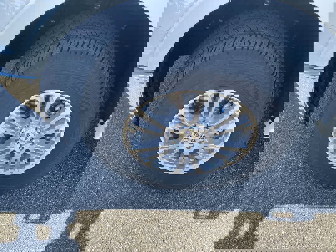 Used 2020 Ford F150 Lariat w/ Max Trailer Tow Package image 10