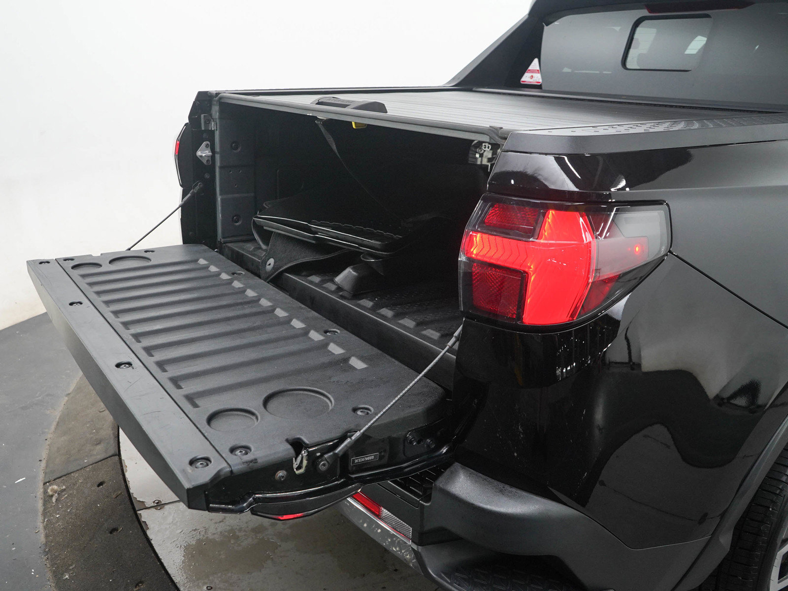 Used 2022 Hyundai Santa Cruz Limited AWD/4WD image 9