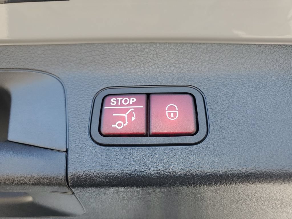 Used 2024 Mercedes-Benz GLS 580 4MATIC image 39