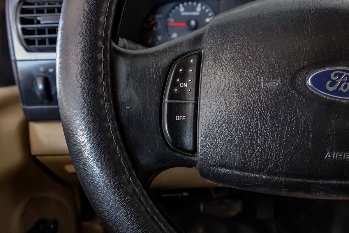 Used 2005 Ford F250 XL AWD/4WD image 16