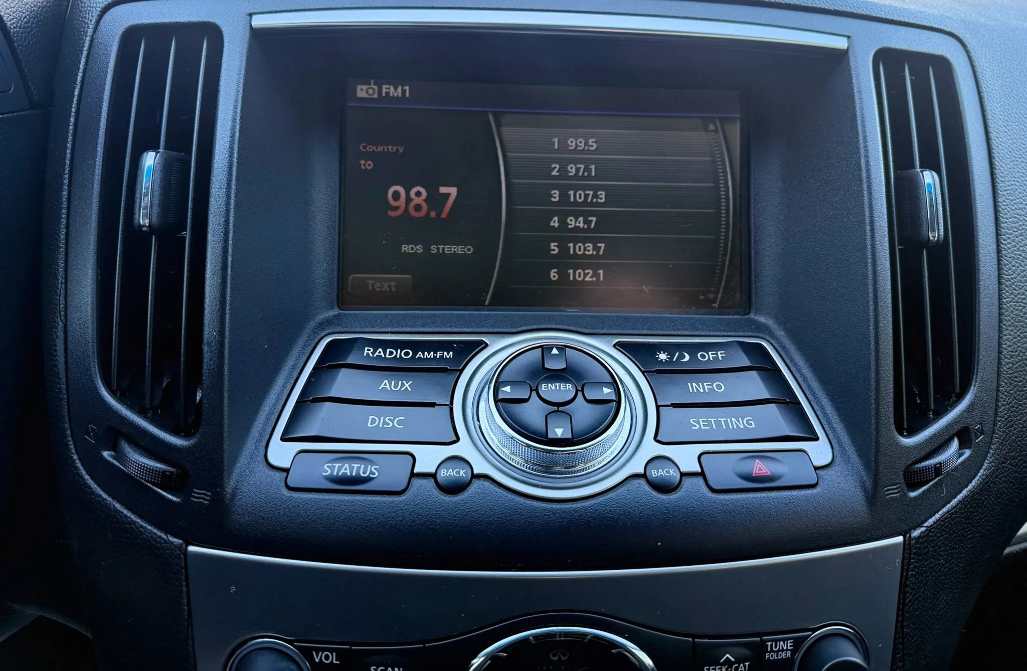 Used 2011 INFINITI G37 x Sedan w/ Premium Pkg image 17