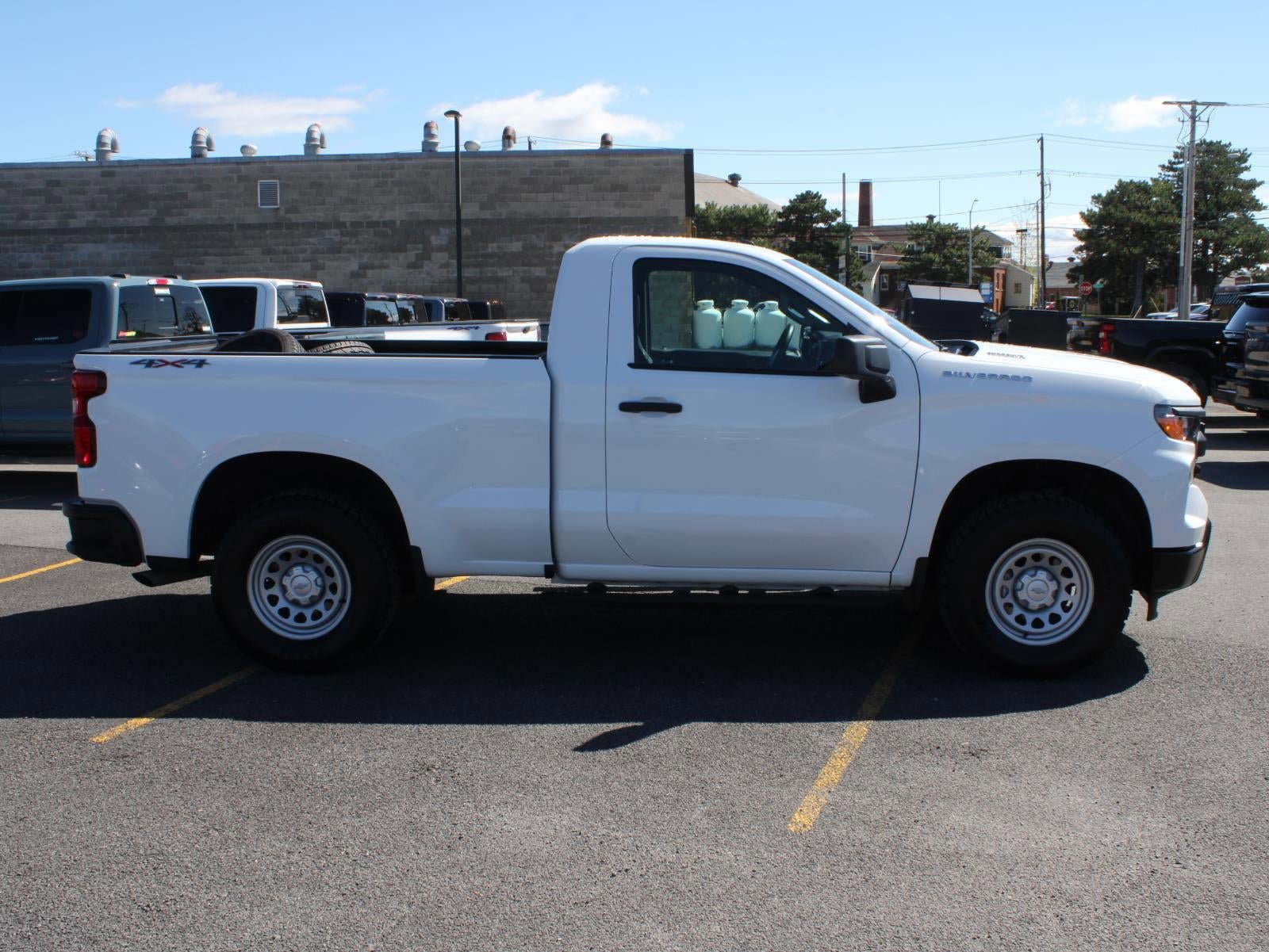 Used 2025 Chevrolet Silverado 1500 W/T w/ Trailering Package AWD/4WD image 4