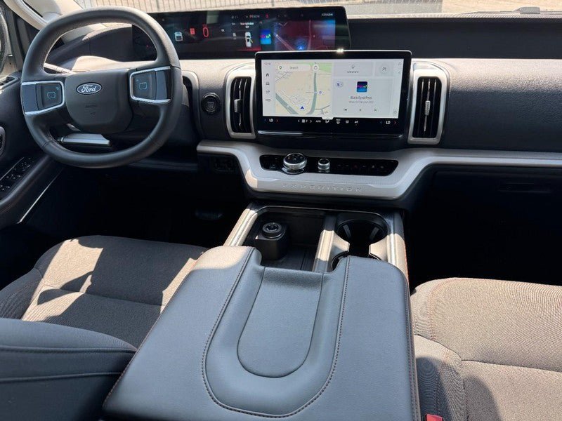 Used 2025 Ford Expedition Max Active AWD/4WD image 12
