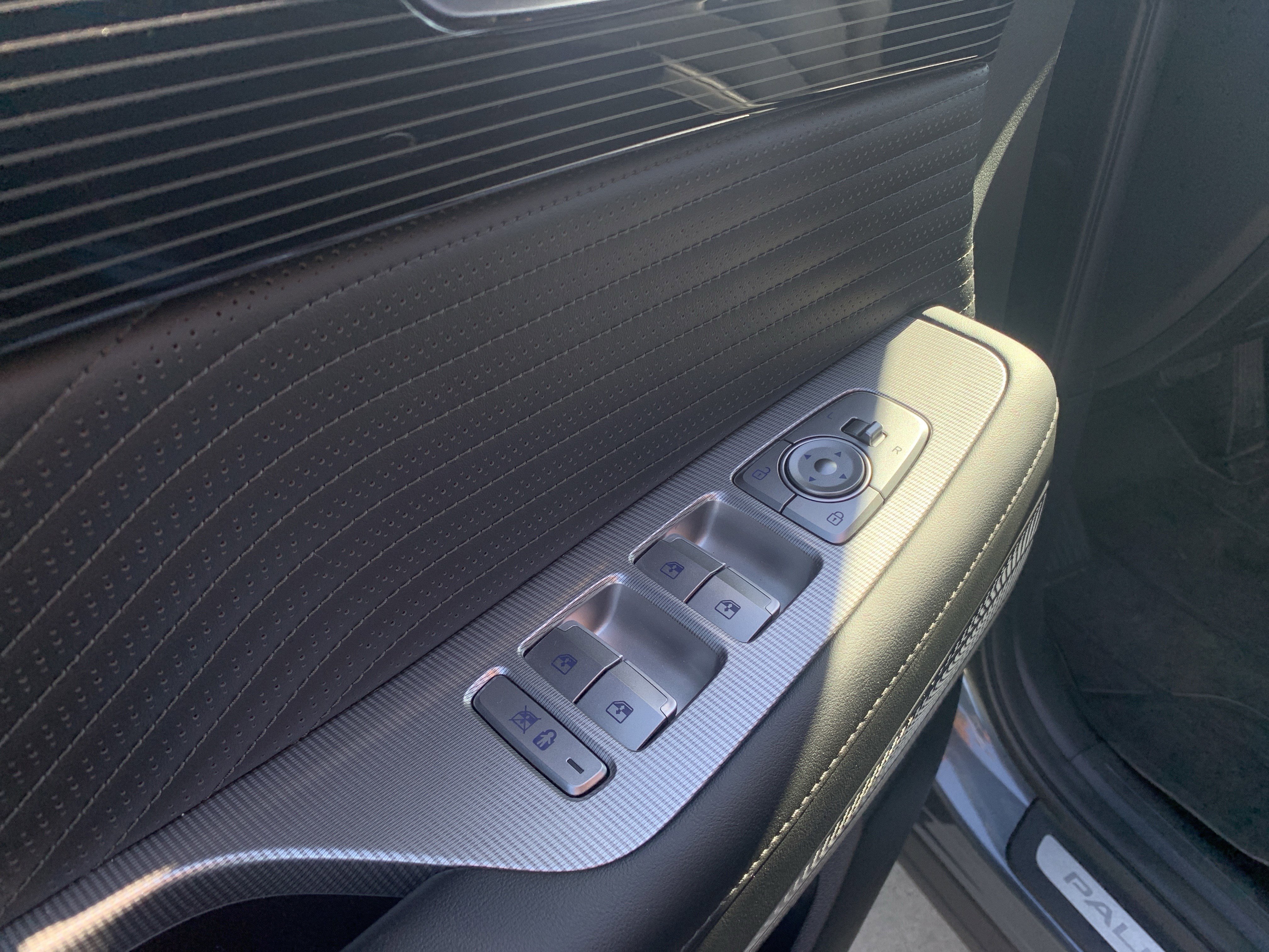 Used 2024 Hyundai Palisade Calligraphy image 15